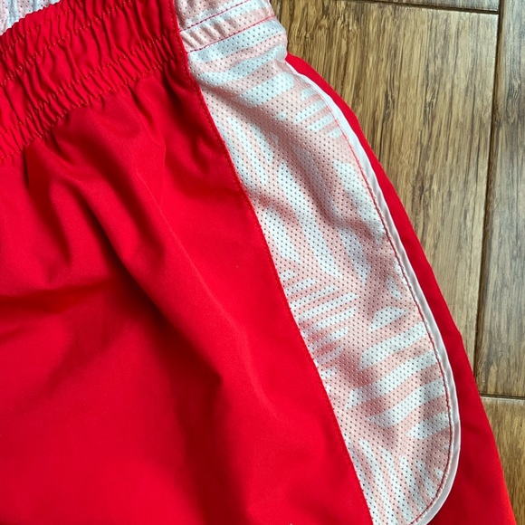 Nike running shorts Medium pink - Picture 3 of 4